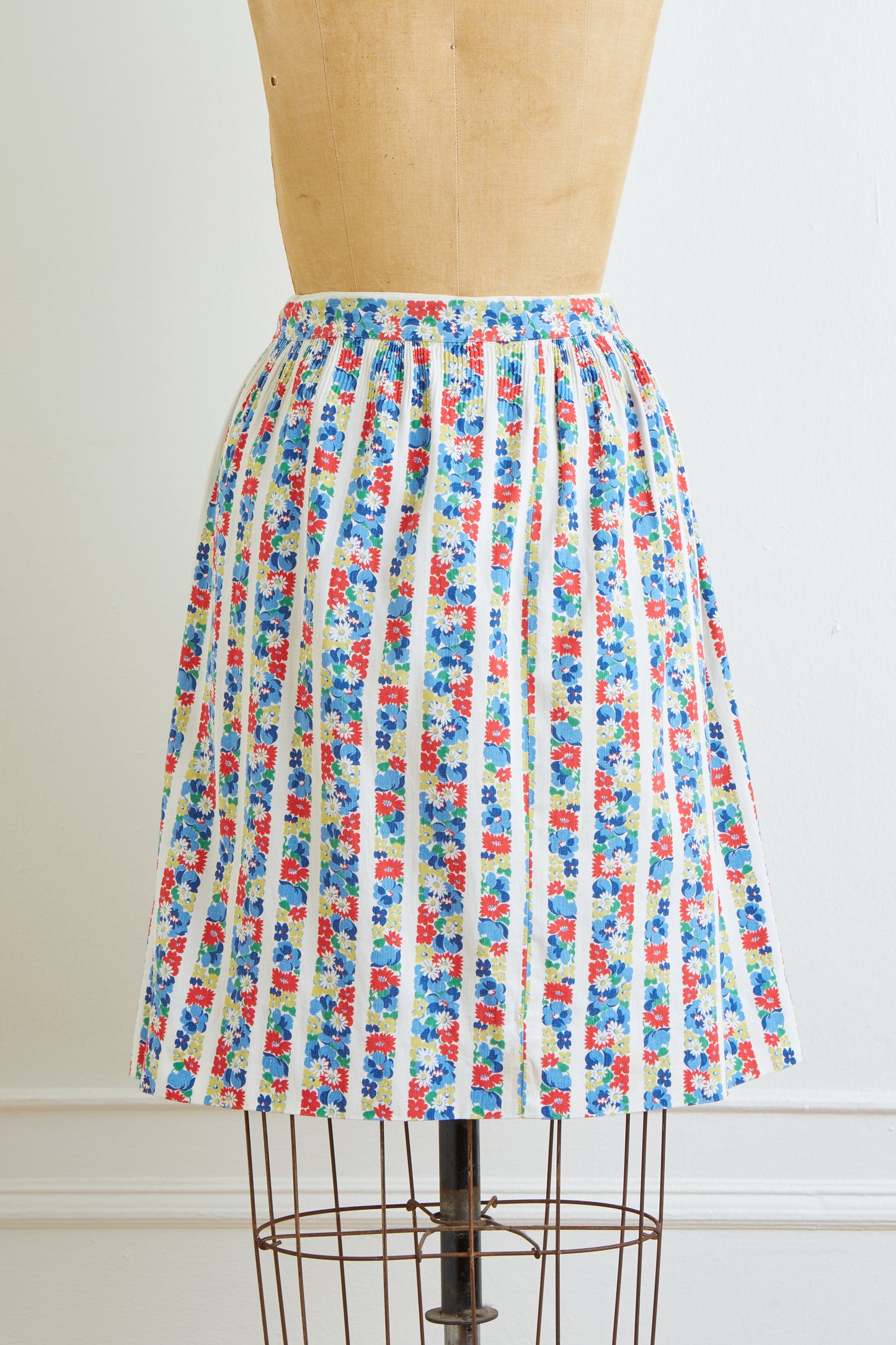 1940s Bright Floral Print Skirt