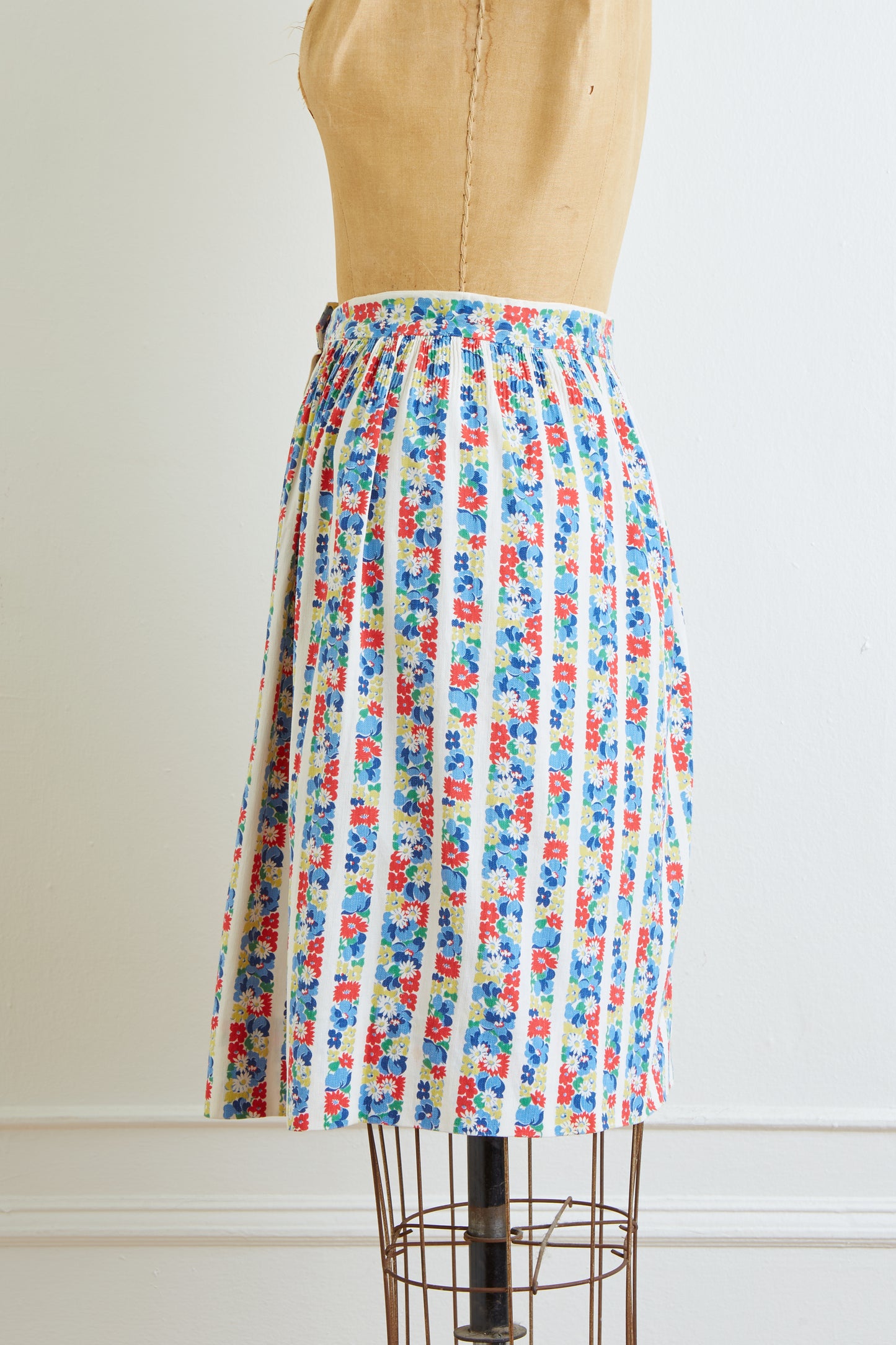 1940s Bright Floral Print Skirt